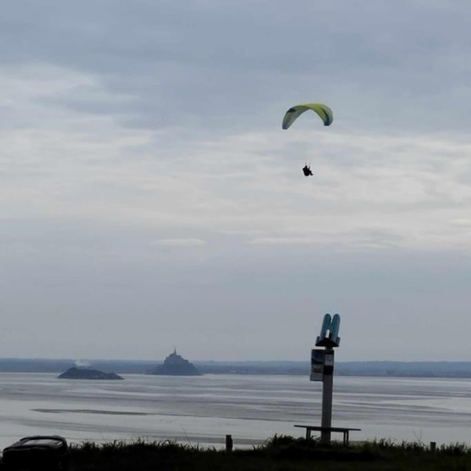 Maison Vue Sur Le Mont Saint Michel Et Sa Baie Champeaux المظهر الخارجي الصورة